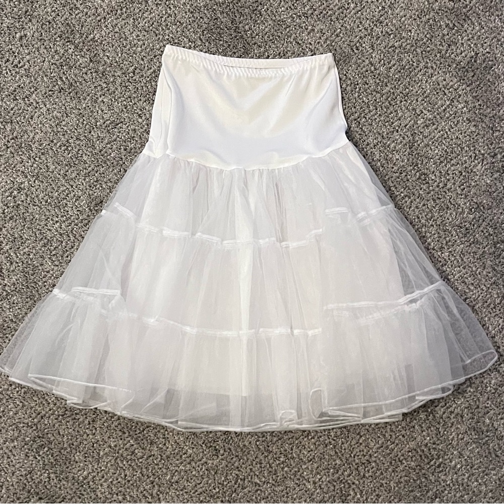Elegant White Tulle Underskirt